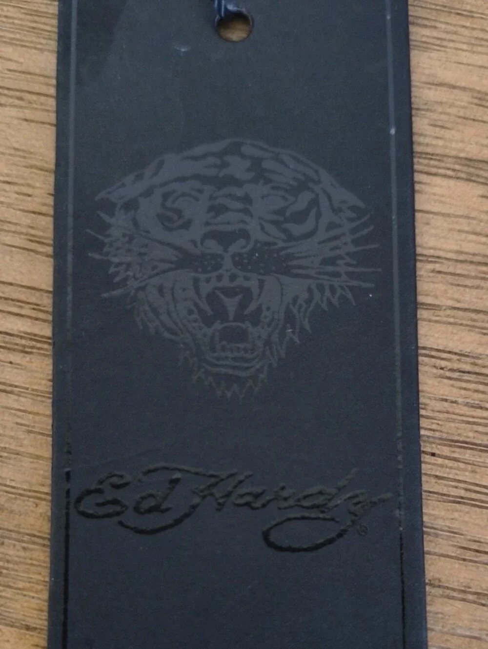 Ed Hardy Red Skull Pattern Zip Wallet with Wristlet - Picture 3 of 6